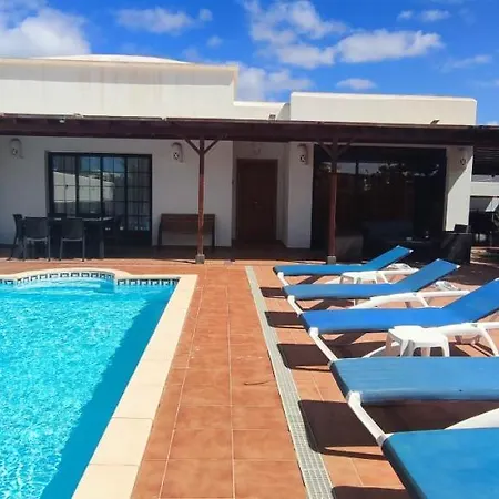 Celeste Vila Playa Blanca (Lanzarote)